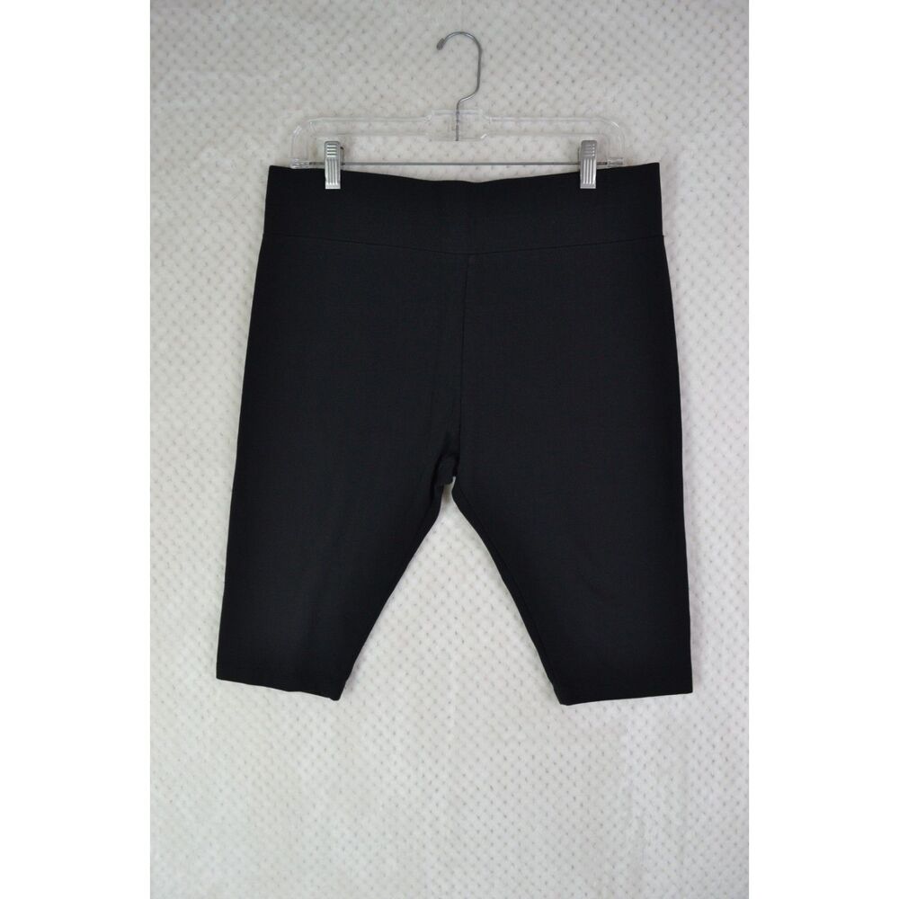 Logo Layers Women's Medium Petite Black Capris